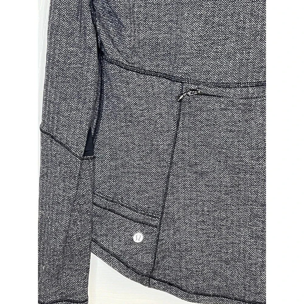 LULULEMON BASE RUNNER 1/2 HALF ZIP PULLOVER 10 COCO PIQUE BLACK JACKET Ret. $98 - Picture 3 of 7